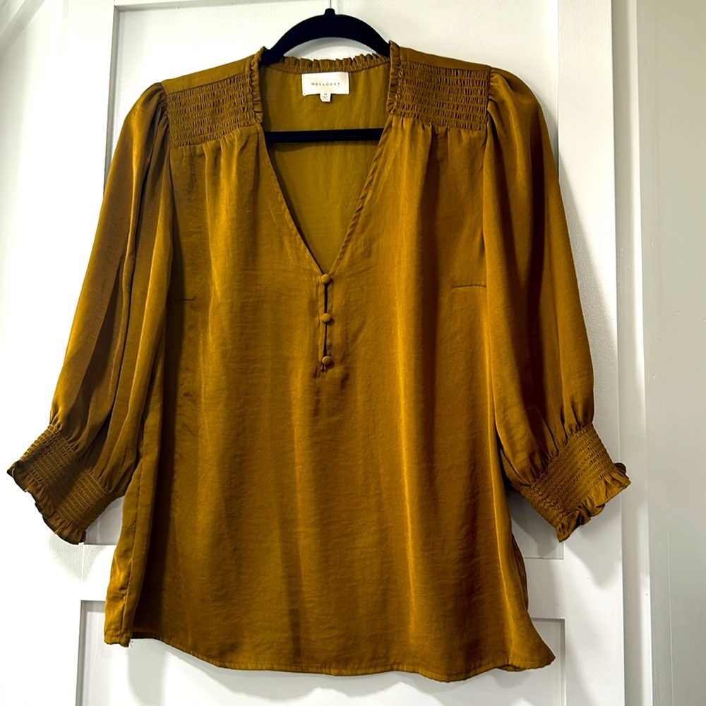 Dressy 3/4 blouse size medium